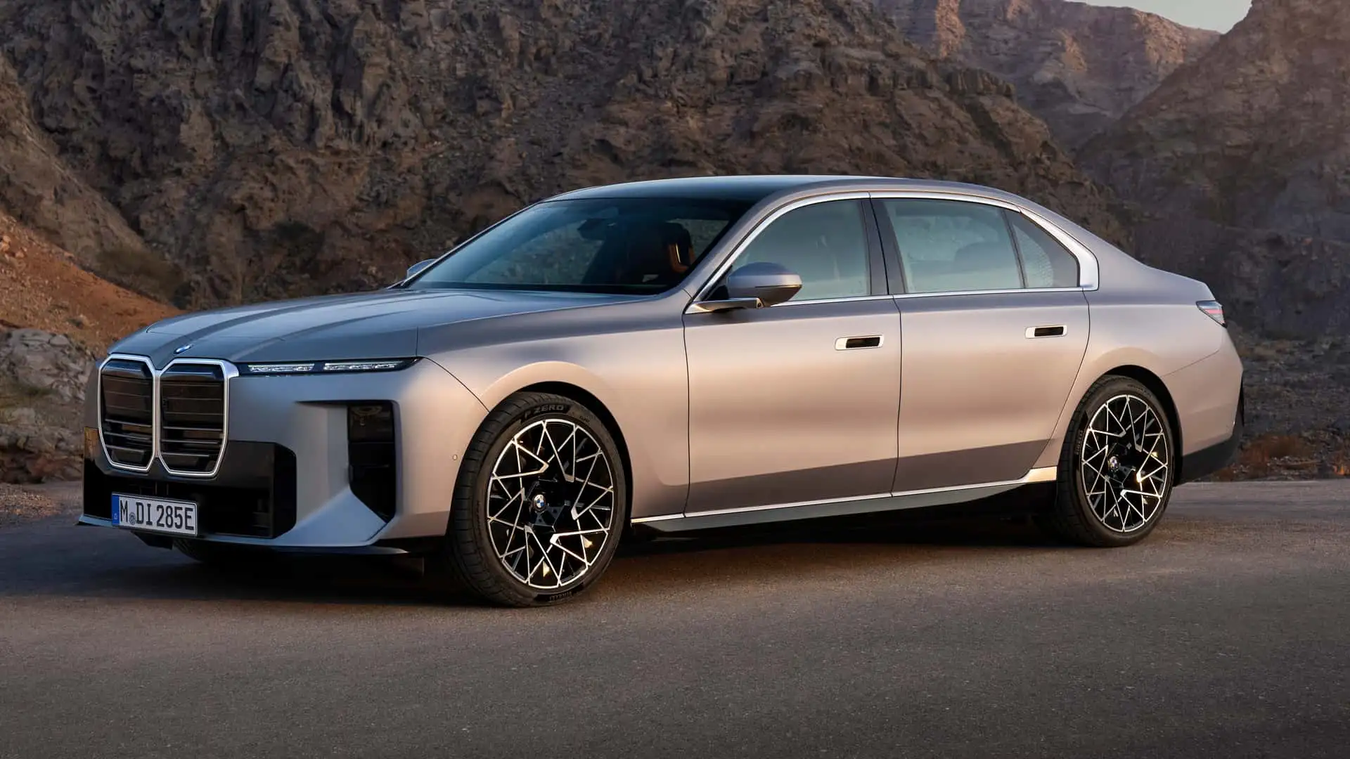 2027 BMW 7시리즈 공개｜노이어 클라쎄 디자인으로 S클래스를 넘어설까?